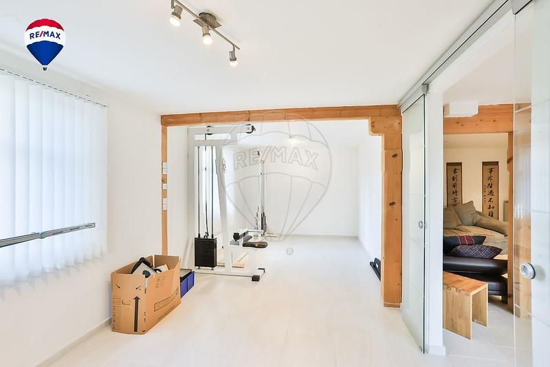 Maison - 252 m² - 10 pièces