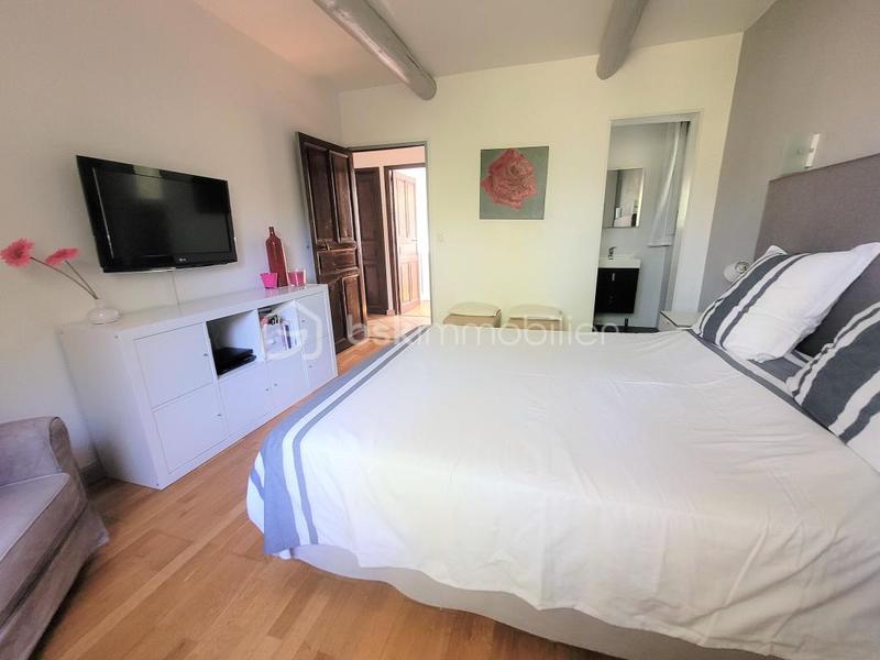 Villa - 243 m² - 11 pièces