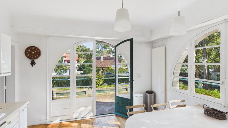 Maison - 285 m² - 8 pièces