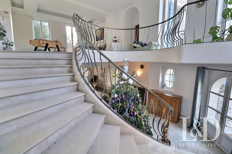 Château - 600 m² - 18 pièces