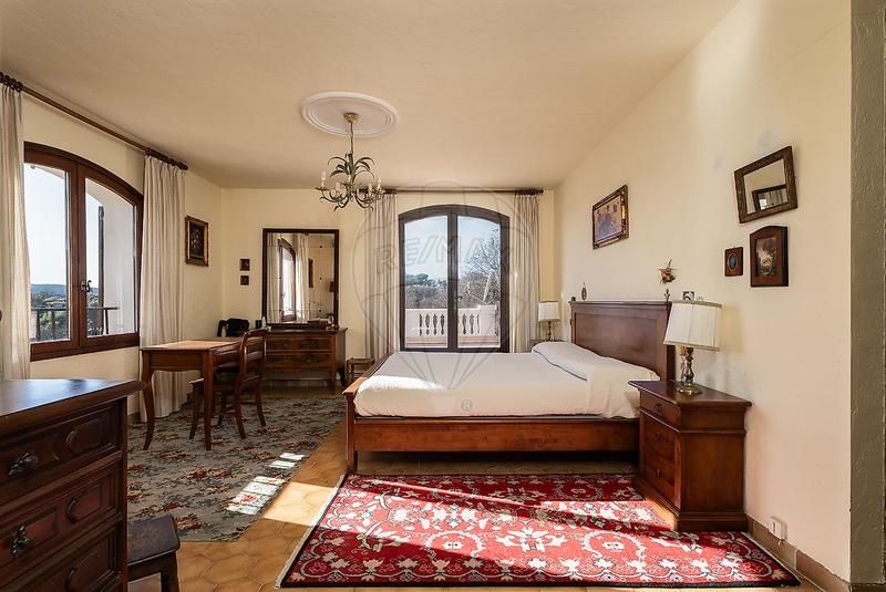 Propriété - 307 m² - 10 pièces