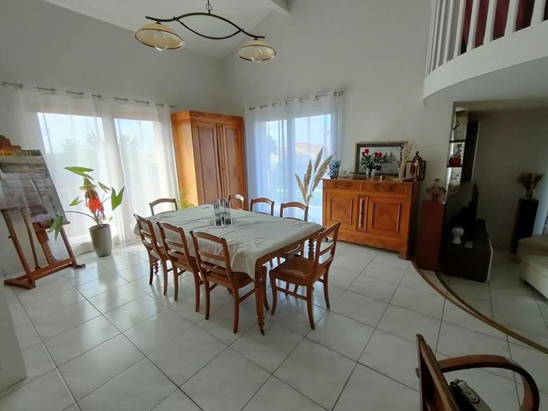 Maison - 167 m² - 5 pièces