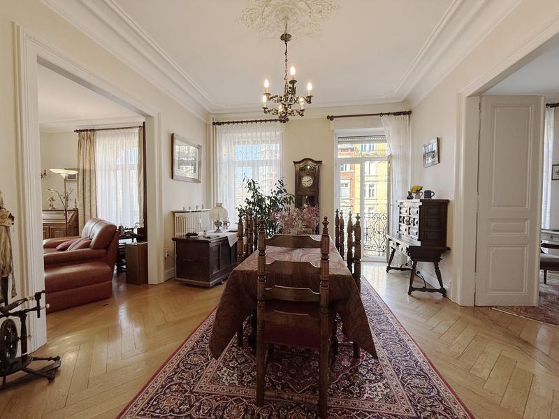 Appartement - 147 m² - 6 pièces