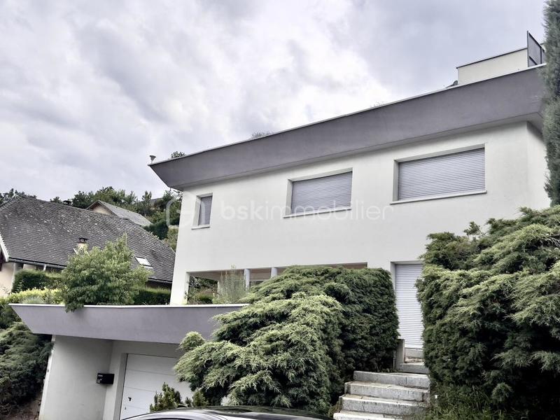 Maison - 177 m² - 6 pièces