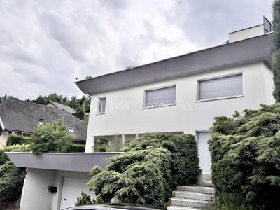 Maison - 177 m² - 6 pièces