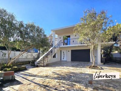 Villa - 260 m² - 10 pièces