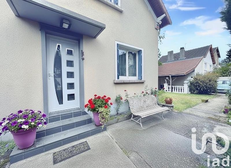 Maison - 90 m² - 5 pièces