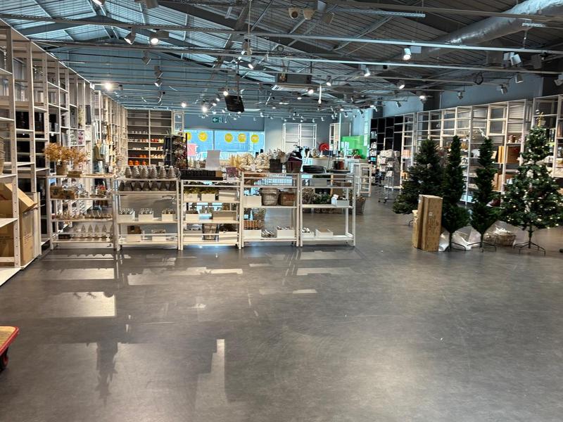 Local commercial - 740 m²