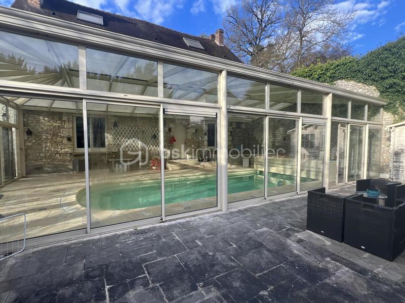 Maison - 205 m² - 7 pièces