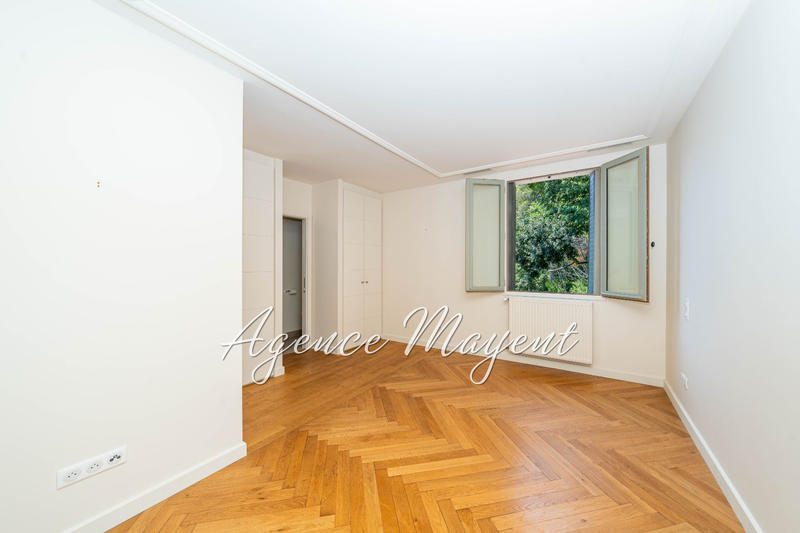 Maison - 232 m²