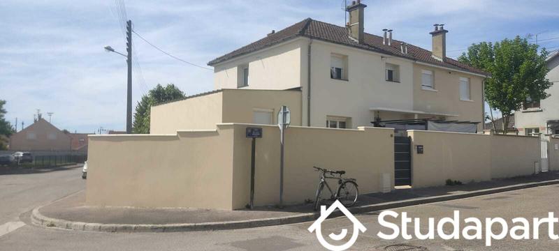 Chambre - 9 m² - 1 pièce