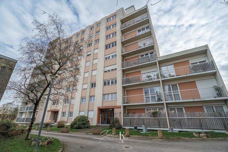 Appartement - 97 m² - 5 pièces