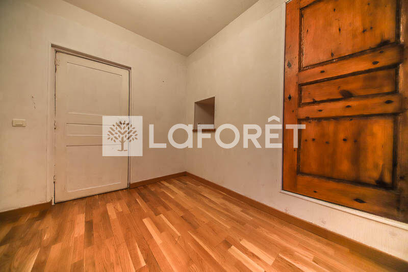 Maison - 256 m² - 5 pièces