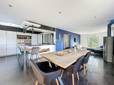 Maison - 133 m² - 7 pièces