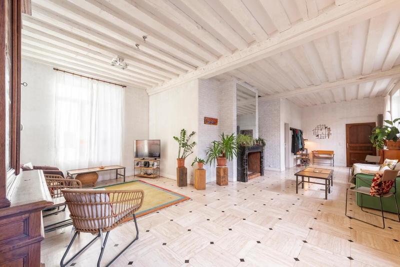 Demeure - 353 m² - 10 pièces