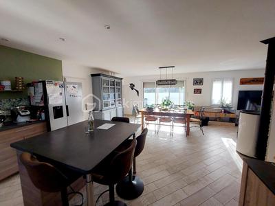 Maison - 98 m² - 4 pièces