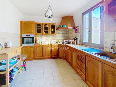 Maison - 95 m² - 6 pièces