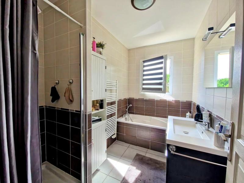 Maison - 110 m² - 4 pièces