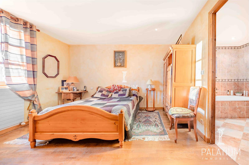 Villa - 203 m² - 6 pièces