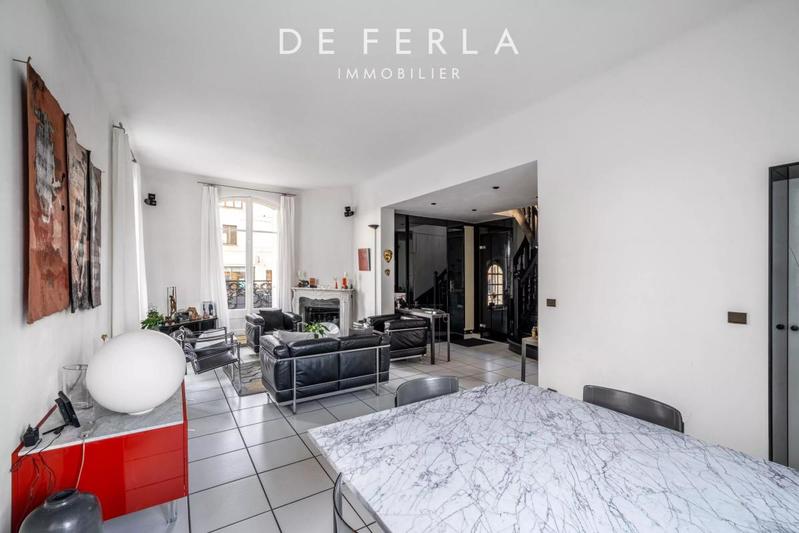 Maison - 200 m² - 8 pièces