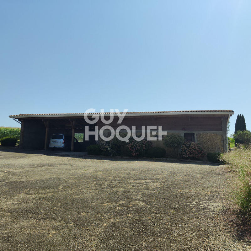 Maison - 210 m² - 215 pièces