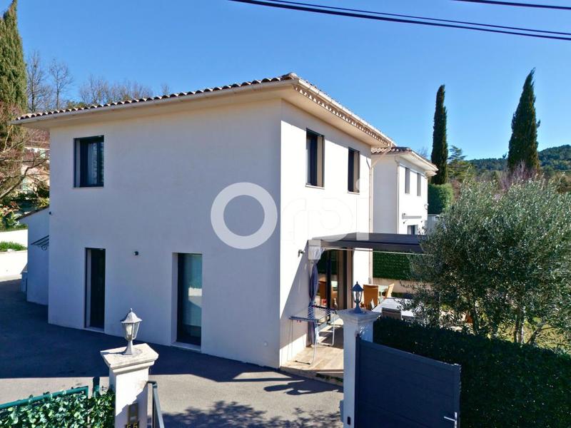 Maison - 93 m² - 3 pièces