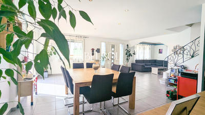 Maison traditionnelle - 155 m² - 5 pièces