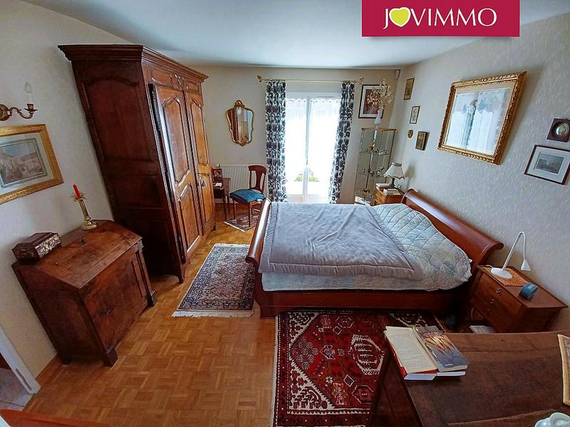 Maison - 205 m² - 7 pièces