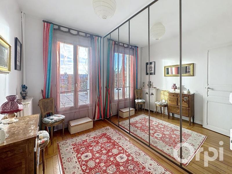 Maison - 217 m² - 7 pièces