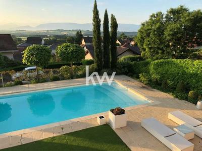 Maison - 227 m² - 8 pièces