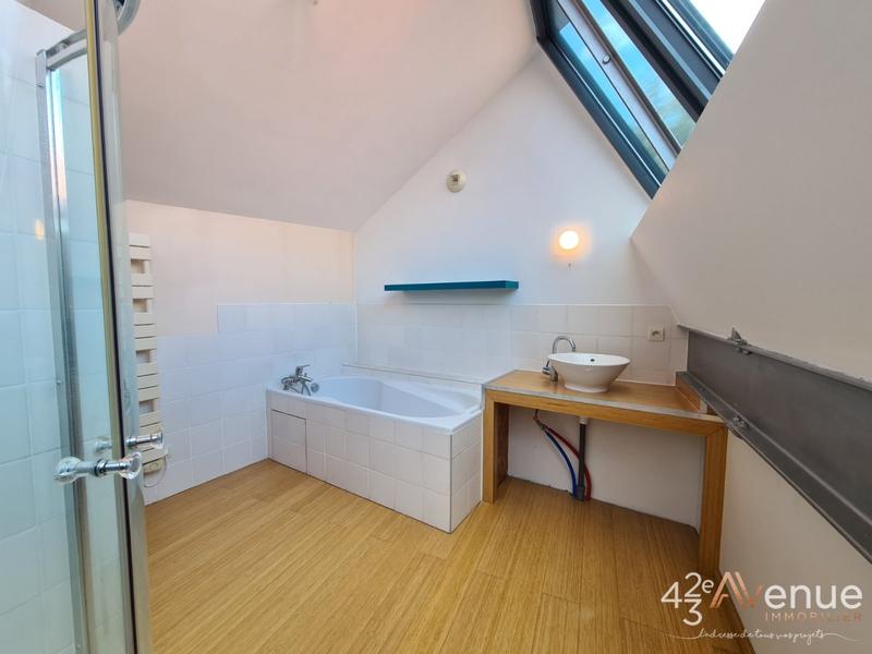 Loft - 175 m² - 5 pièces