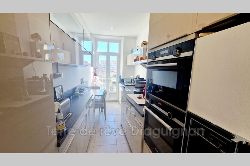 Appartement - 93 m² - 3 pièces