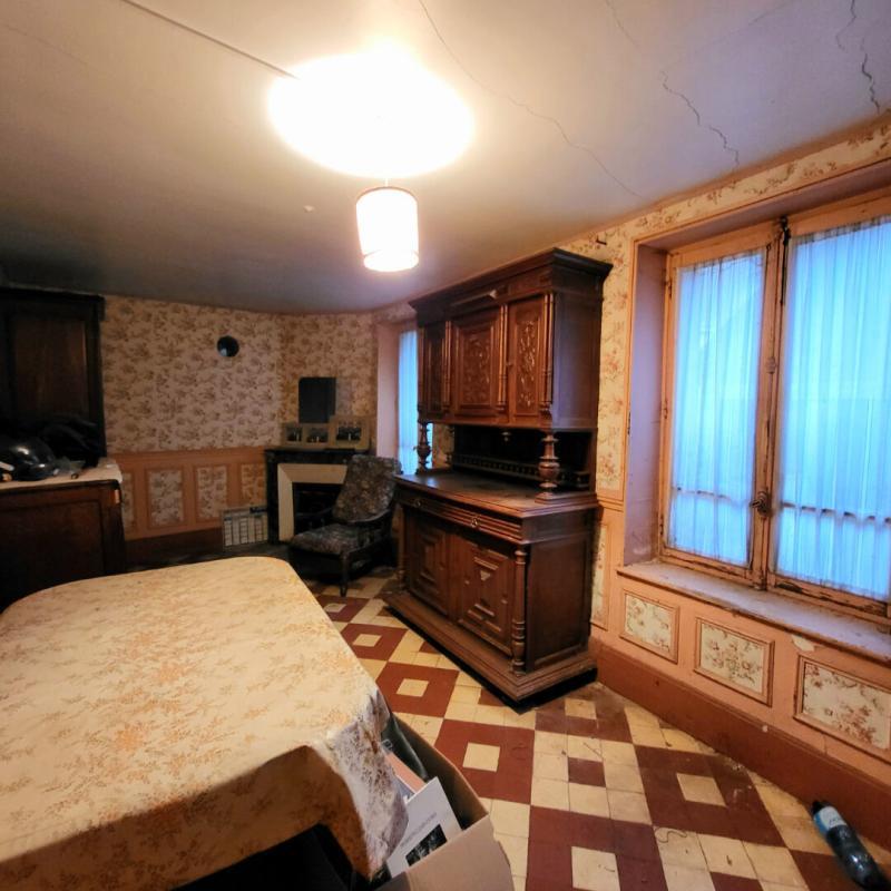 Maison - 99 m² - 7 pièces