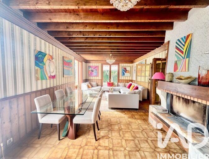 Maison - 286 m² - 9 pièces