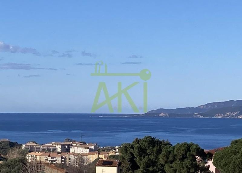 Maison traditionnelle - 266 m² - 11 pièces