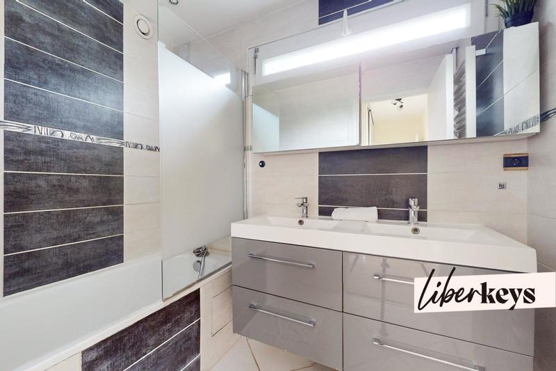 Appartement - 122 m² - 6 pièces