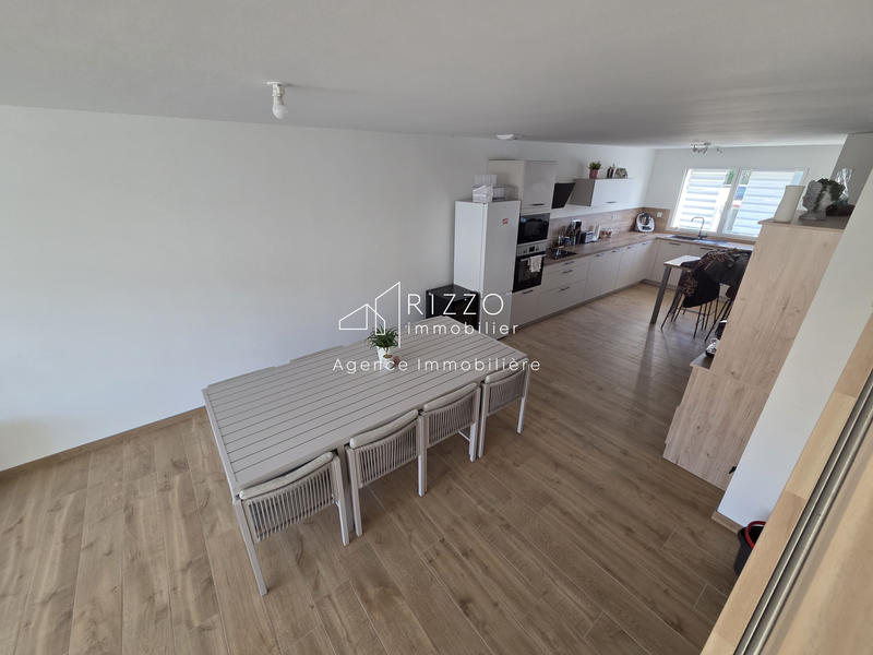 Maison - 102 m² - 4 pièces