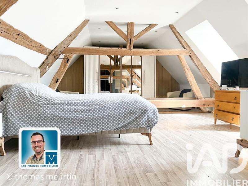 Maison - 256 m² - 8 pièces