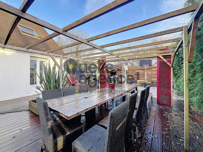 Maison - 176 m² - 8 pièces