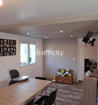 Maison - 152 m² - 8 pièces