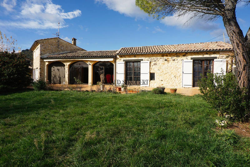 Villa - 211 m² - 8 pièces