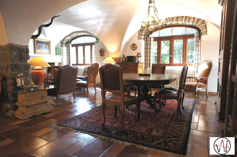 Maison ancienne - 292 m² - 7 pièces