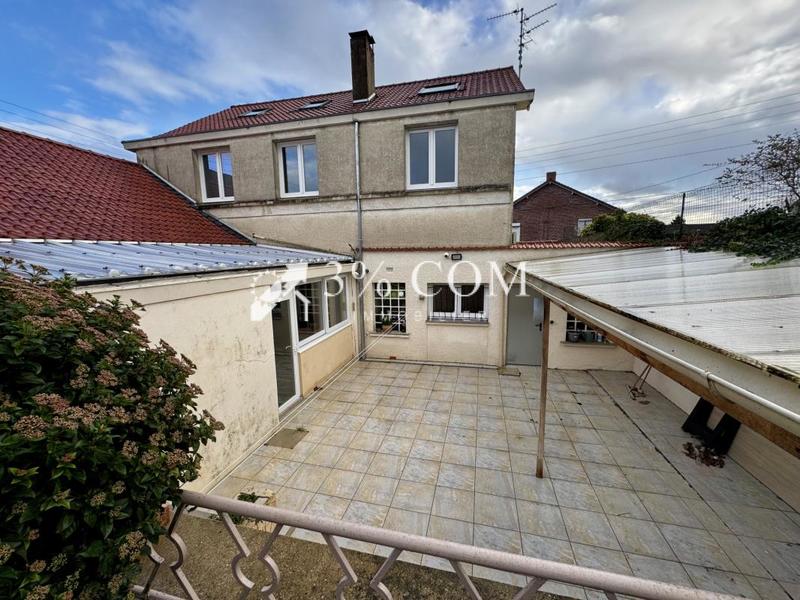 Maison - 269 m² - 12 pièces