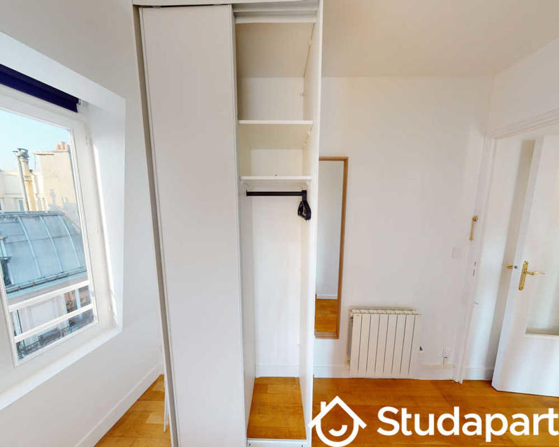Chambre - 80 m² - 1 pièce