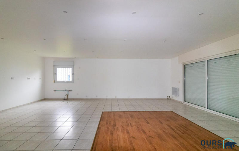 Local d'activités - 3 383 m²