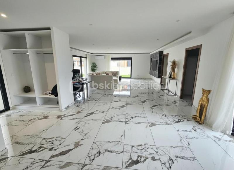 Maison - 170 m² - 6 pièces