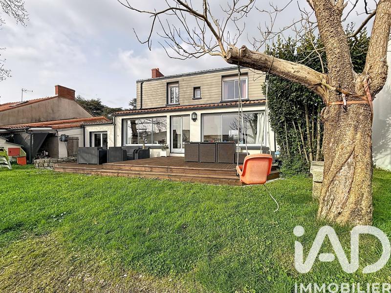 Maison - 143 m² - 6 pièces