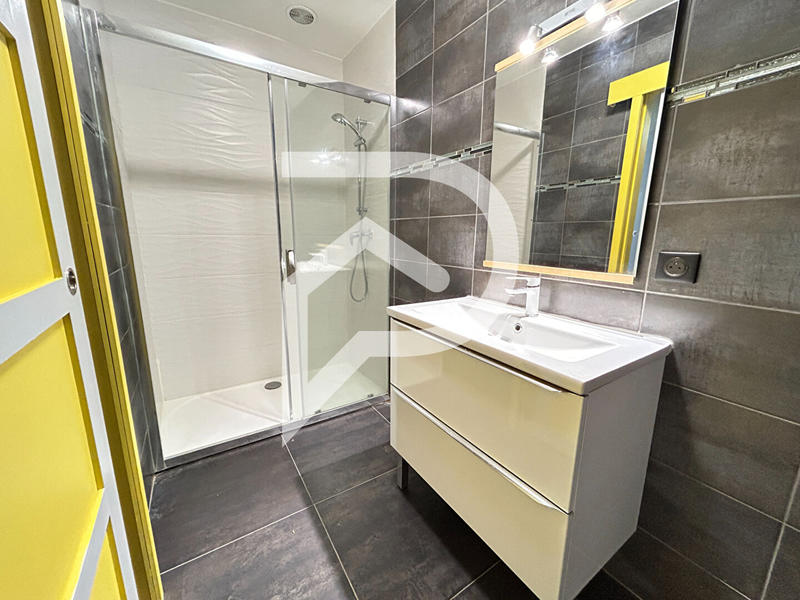 Maison - 231 m² - 5 pièces