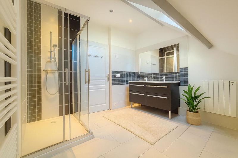 Maison - 200 m² - 5 pièces