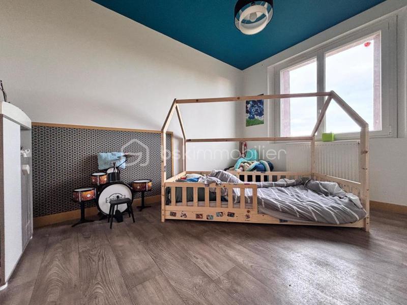 Maison traditionnelle - 137 m² - 6 pièces